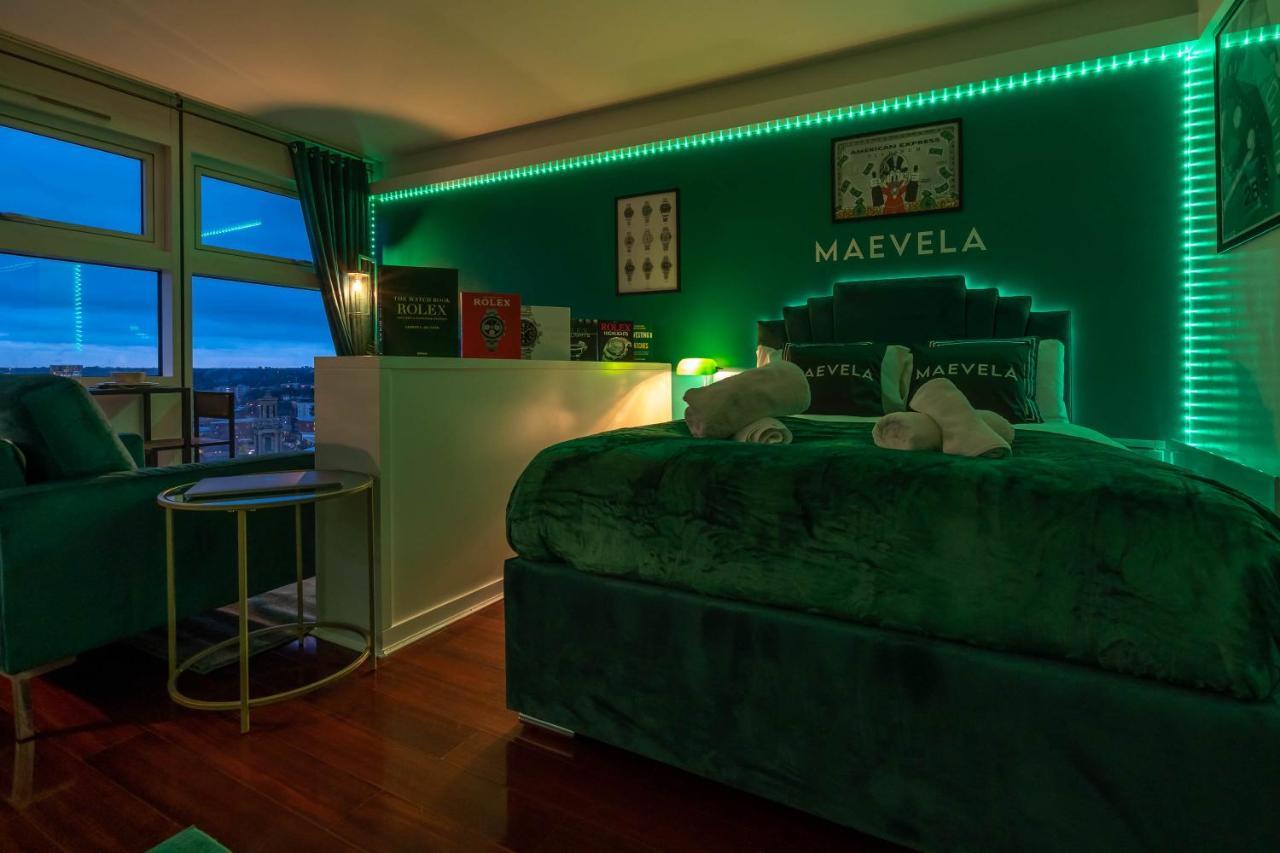 Maevela Apartments - Top Floor Rolex Themed Studio Apt Inside The Cube, Mailbox - Free Netflix & Wifi Birmingham Buitenkant foto