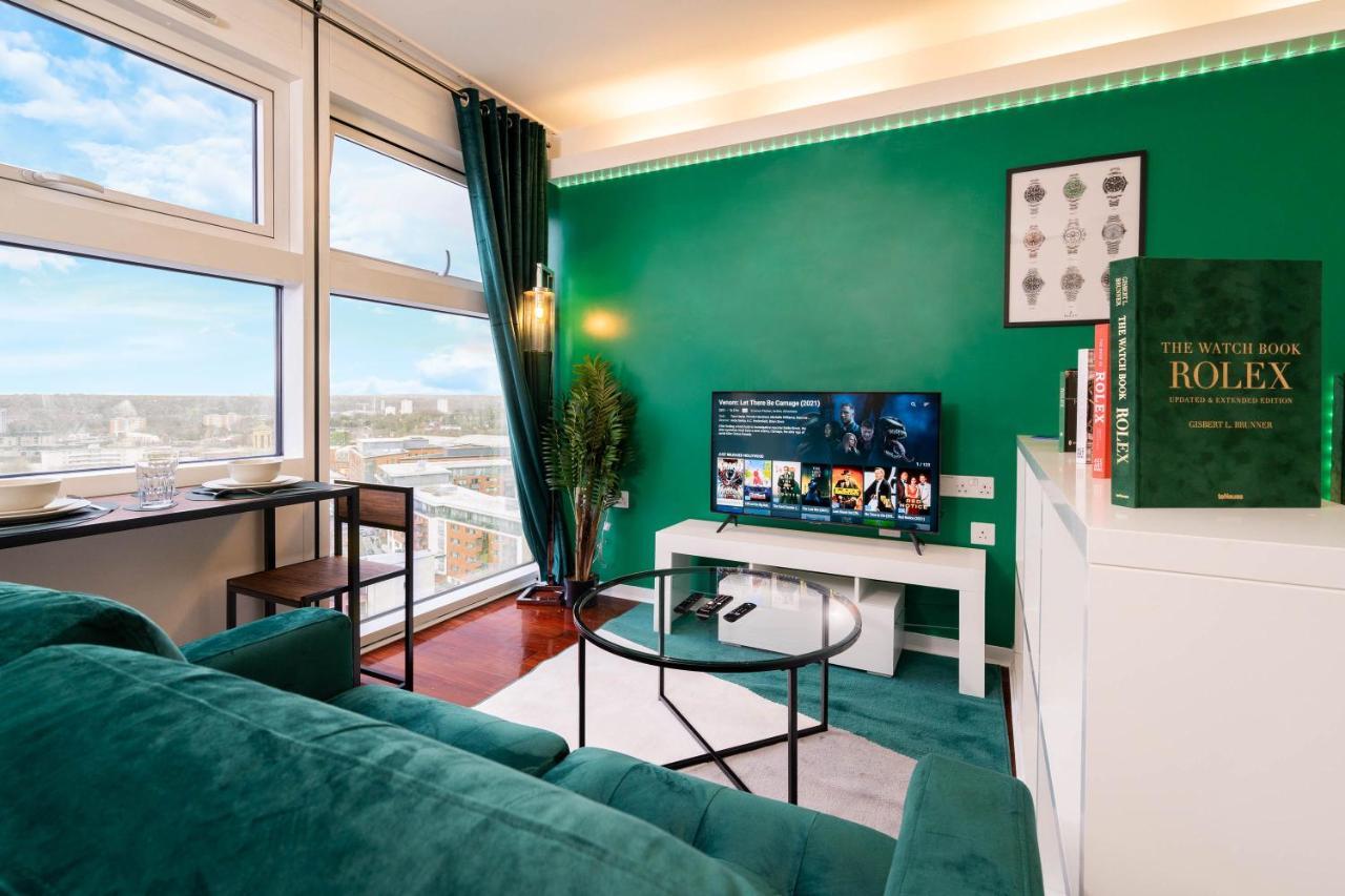 Maevela Apartments - Top Floor Rolex Themed Studio Apt Inside The Cube, Mailbox - Free Netflix & Wifi Birmingham Buitenkant foto