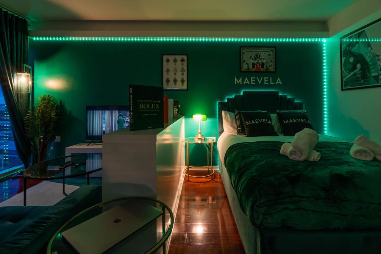 Maevela Apartments - Top Floor Rolex Themed Studio Apt Inside The Cube, Mailbox - Free Netflix & Wifi Birmingham Buitenkant foto