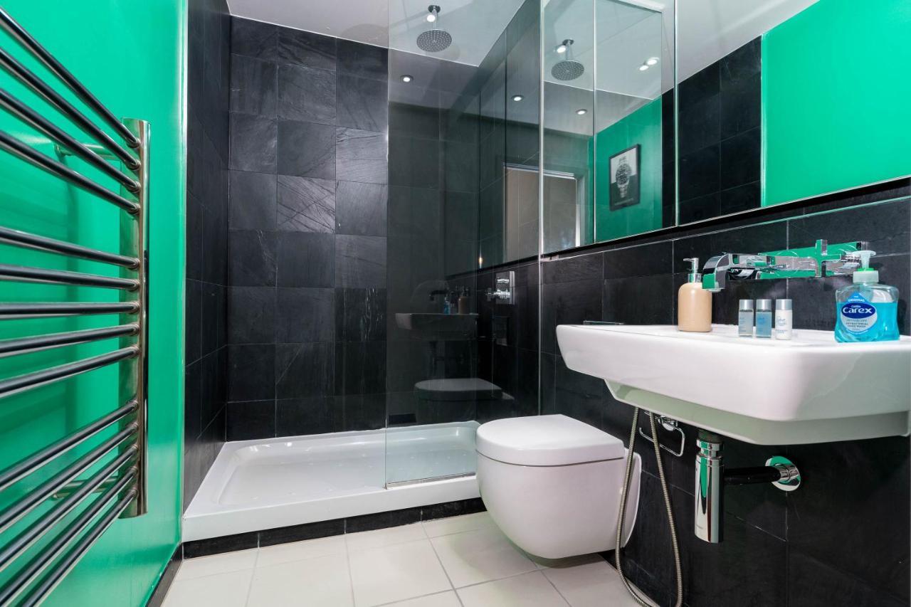Maevela Apartments - Top Floor Rolex Themed Studio Apt Inside The Cube, Mailbox - Free Netflix & Wifi Birmingham Buitenkant foto